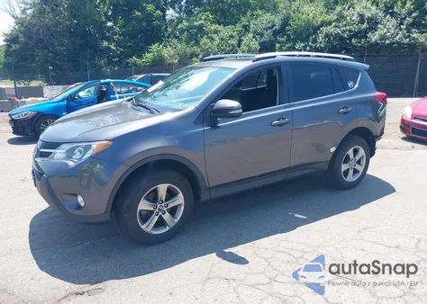 2015 Toyota Rav4 Xle z USA, uszkodzony, nr VIN JTMWFREV2FJ051794